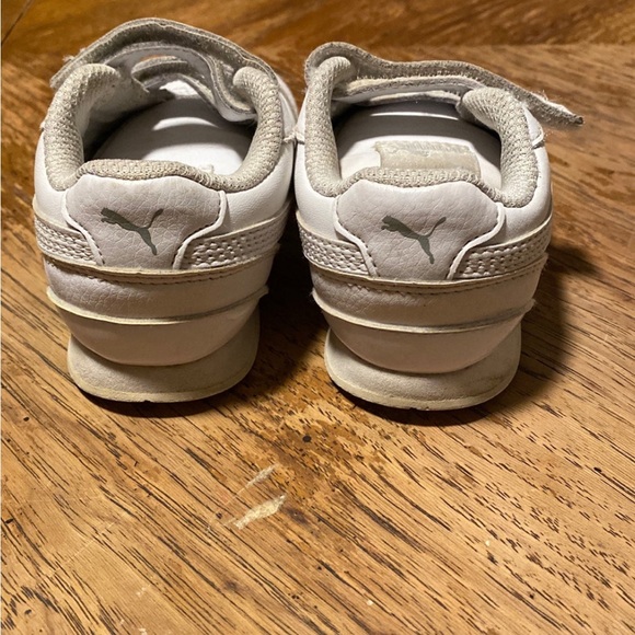 🐈‍⬛ ⭐️ Puma shoes white toddler boy size 6 - Picture 3 of 4